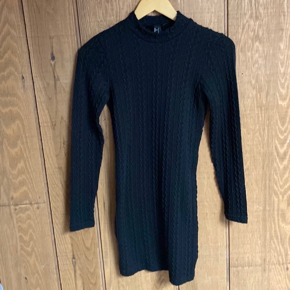 Forever 21 black fitted cable knit long sleeve sweater‎ dress size S